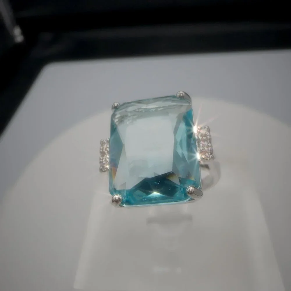 Aquamarine CZ Silver Tone Cocktail Ring Size 9 - Picture 3 of 11